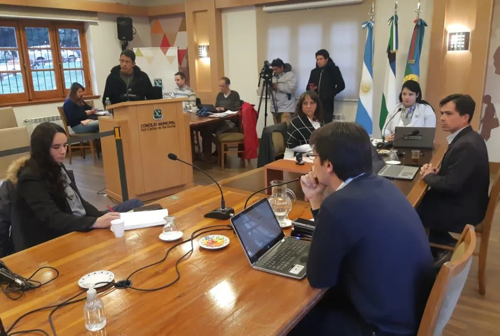 Finalmento no se trató el proyecto para desalentar el uso comercial de materiales plásticos