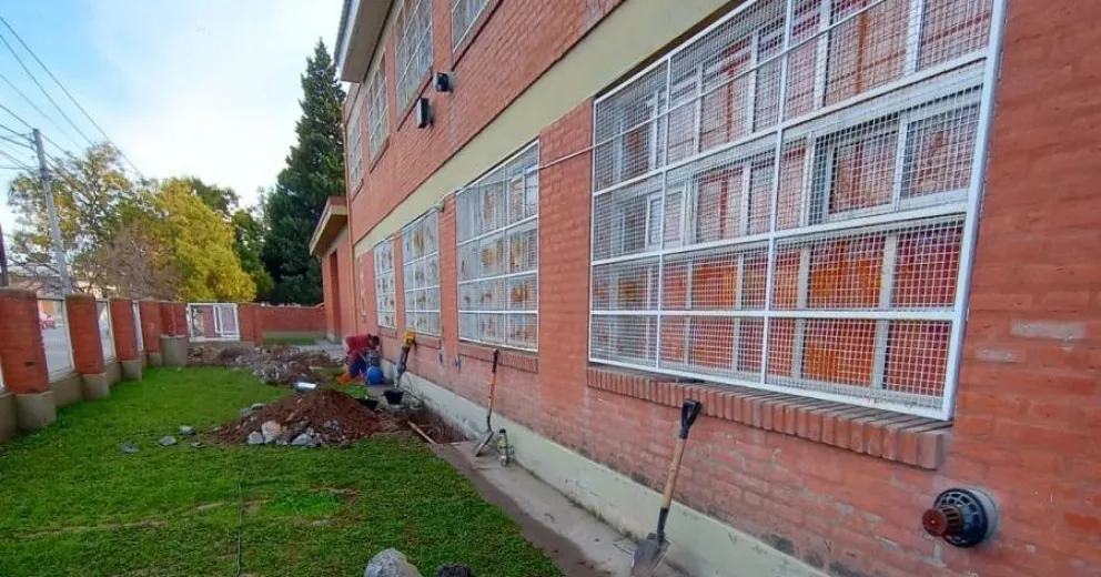 Escuela 2 de Viedma: “estoy muy preocupado por la educación de mis hijos”