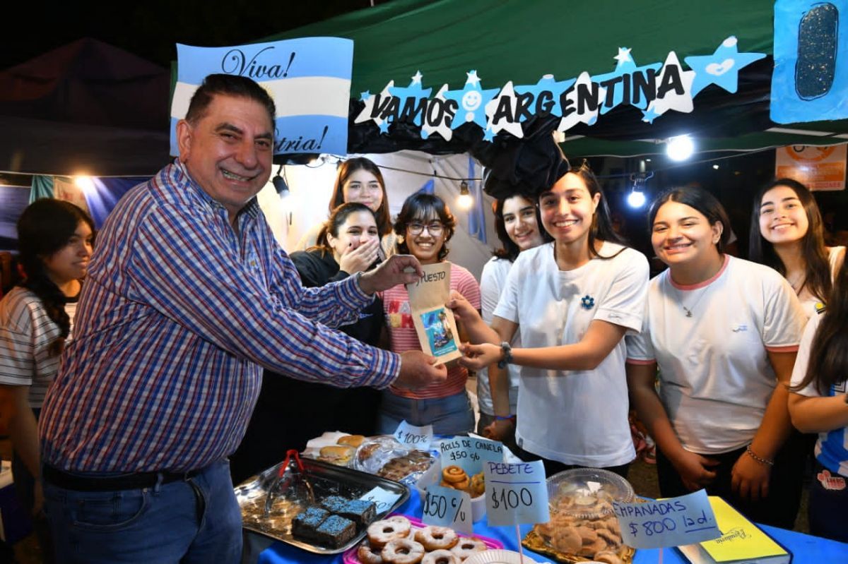 El intendente Jofré participó del cierre del mega festival por un nuevo aniversario de la Revolución de Mayo
