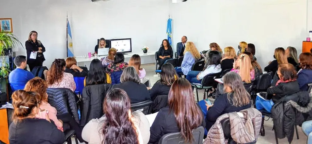  Agentes de los Registros Civiles de Comodoro Rivadavia y Rada Tilly se capacitaron en distintas temáticas