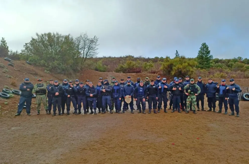 Efectivos policiales de la zona andina recibieron una capacitación intensiva sobre uso de armamento