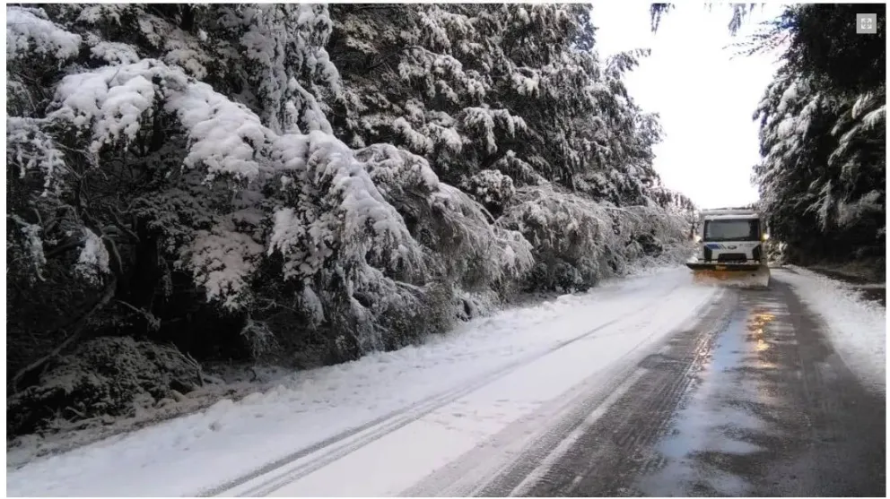 Piden circular con extrema precaución por nevadas en las zonas altas