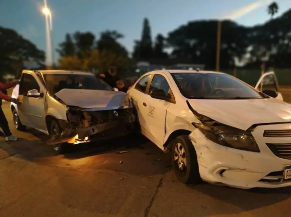 Accidente: un viaje en remis terminó de la peor manera para dos salteños