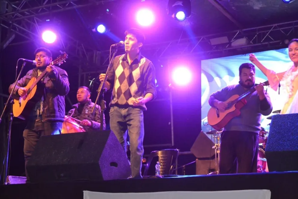 Eufórico: así anunció el intendente de Rosario de Lerma otros tres festivales folkloricos