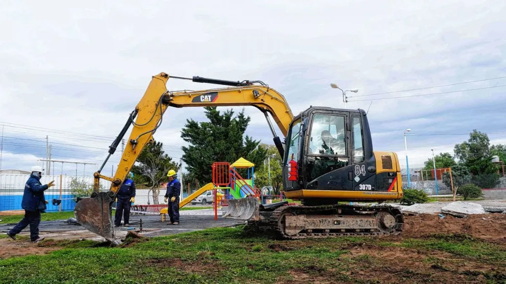 Comenzó en Rada Tilly la renovación de la plaza Juan Domingo Perón