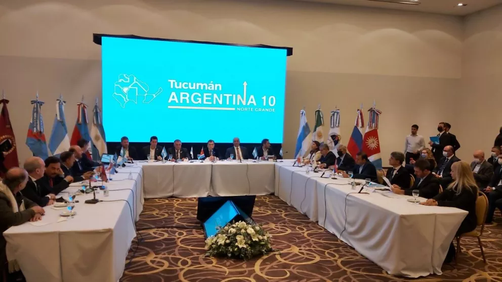 Lo gobernadores del Norte Grande sesionan en Tucumán con Manzur y otros funcionarios nacionales