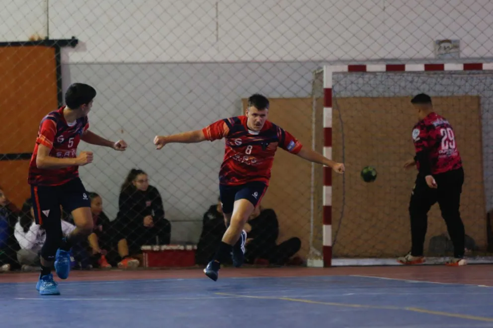 S.A.G. Villa Ballester y Municipalidad Vi.L0. y Ferro Carril Oeste- Tandil los finalistas