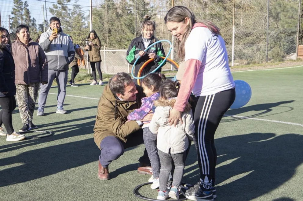 Luque participó de los festejos por el Día de los Jardines y de la Maestra Jardinera