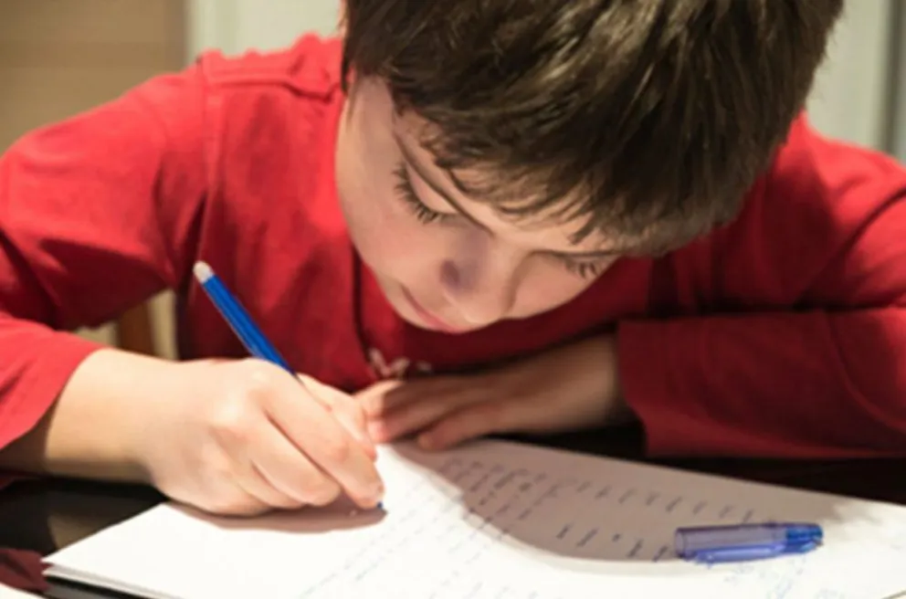 ¿Necesitas ayuda en el cole? Acercate a las clases de apoyo en las 250 Viviendas
