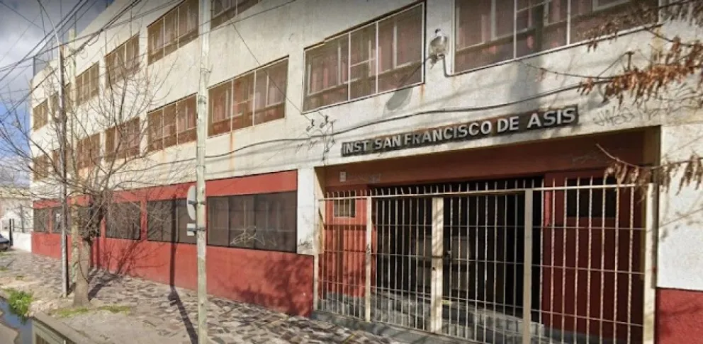 Un alumno llevó brownies con marihuana al colegio e intoxicó a siete compañeros