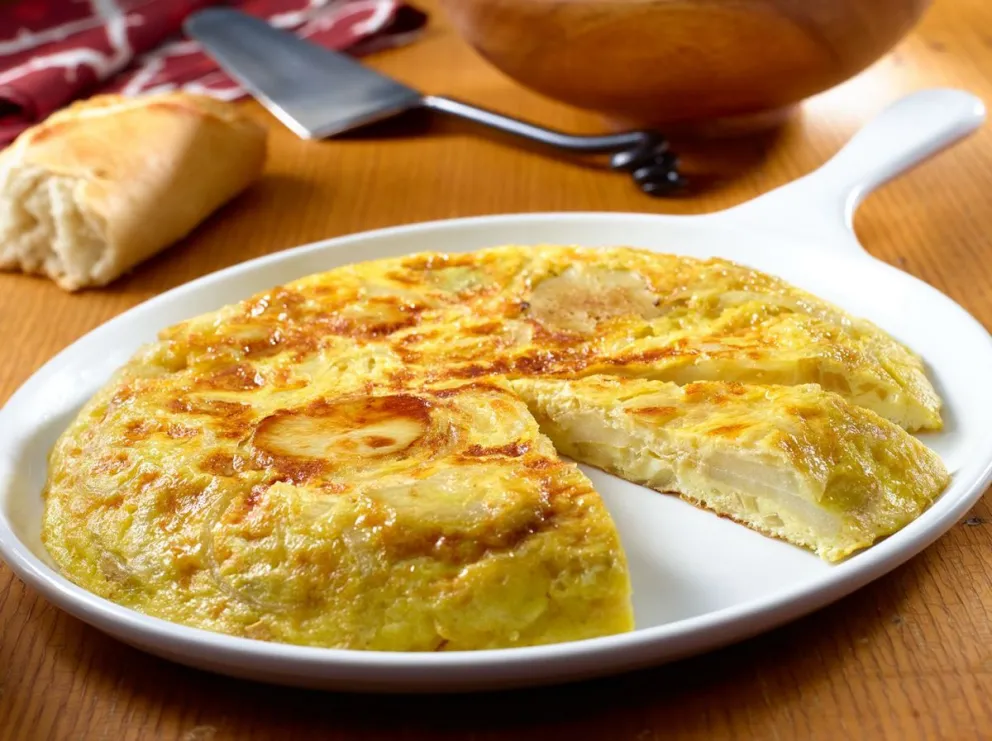 Mirá el paso a paso para que la tortilla de papa te salga perfecta