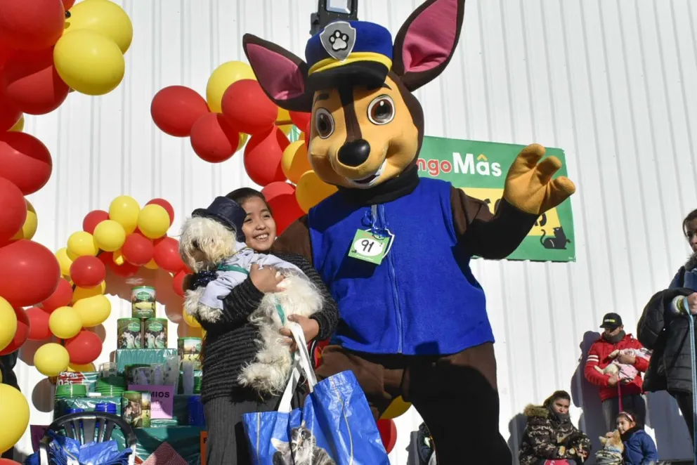 Los caniches coparon el desfile de mascotas del Chango Más