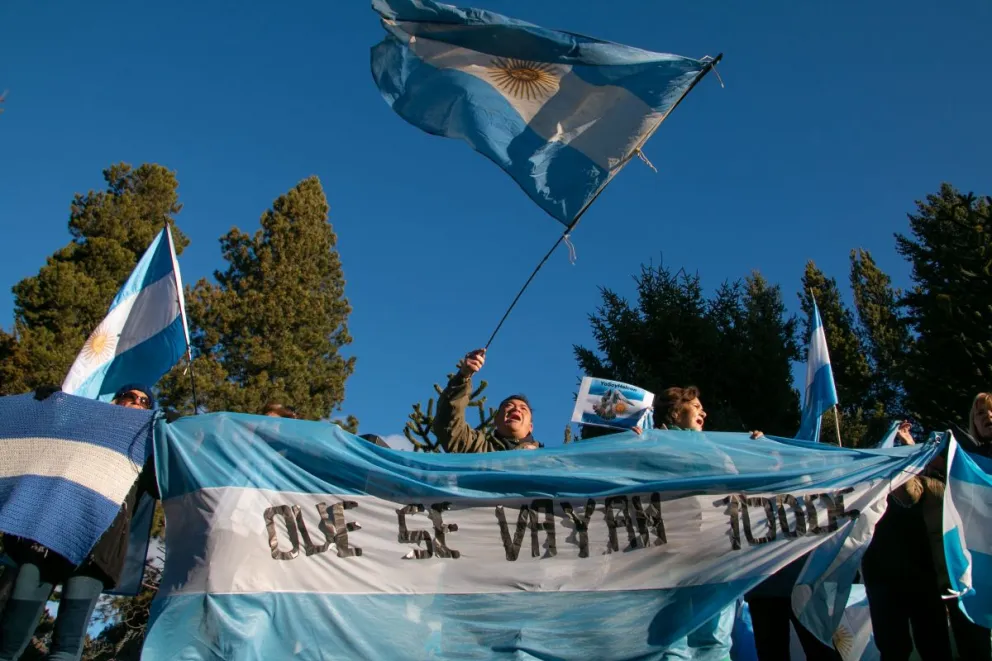 Escuela Militar: desde el mensaje de Aldo Rico a revivir el "que se vayan todos"