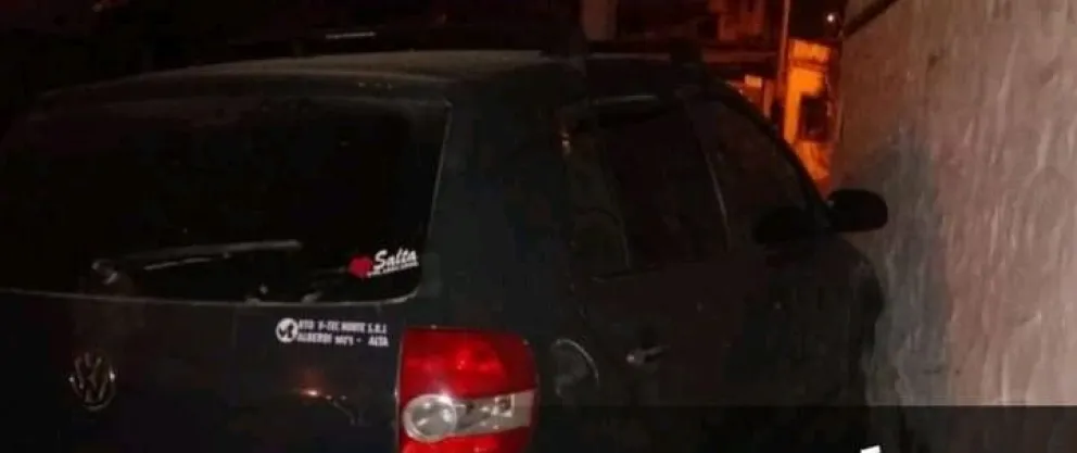 Una familia se llevó el susto de su vida: terminaron con un vehículo dentro de la casa