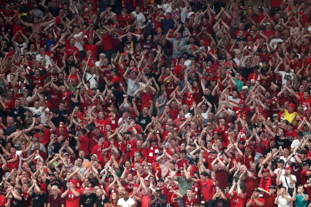 Hinchas del Liverpool sorprendieron cantando un clásico de Fito Páez en la previa de la Champions League
