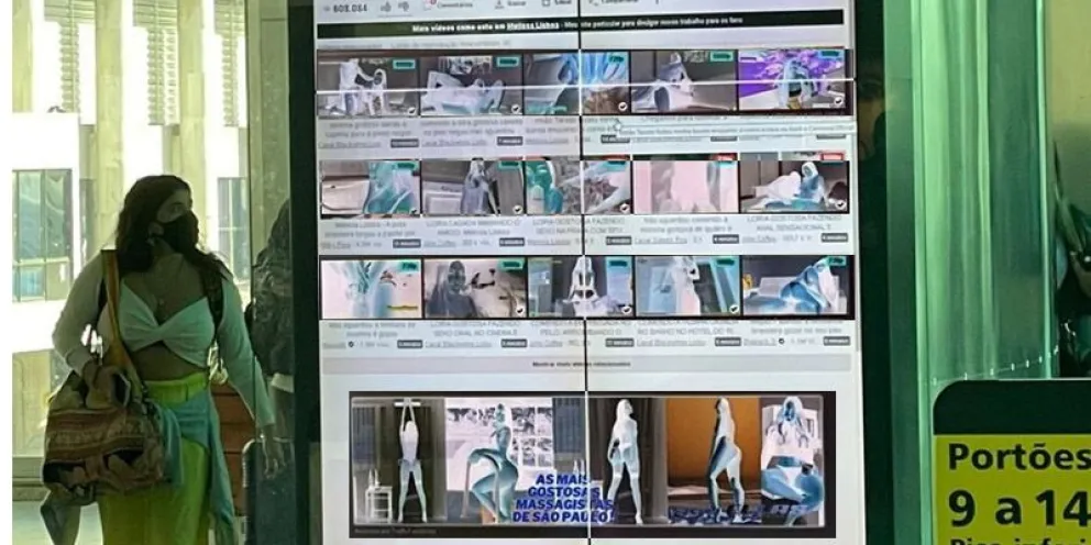 Insólito: el aeropuerto de Río de Janeiro mostró videos porno en sus pantallas