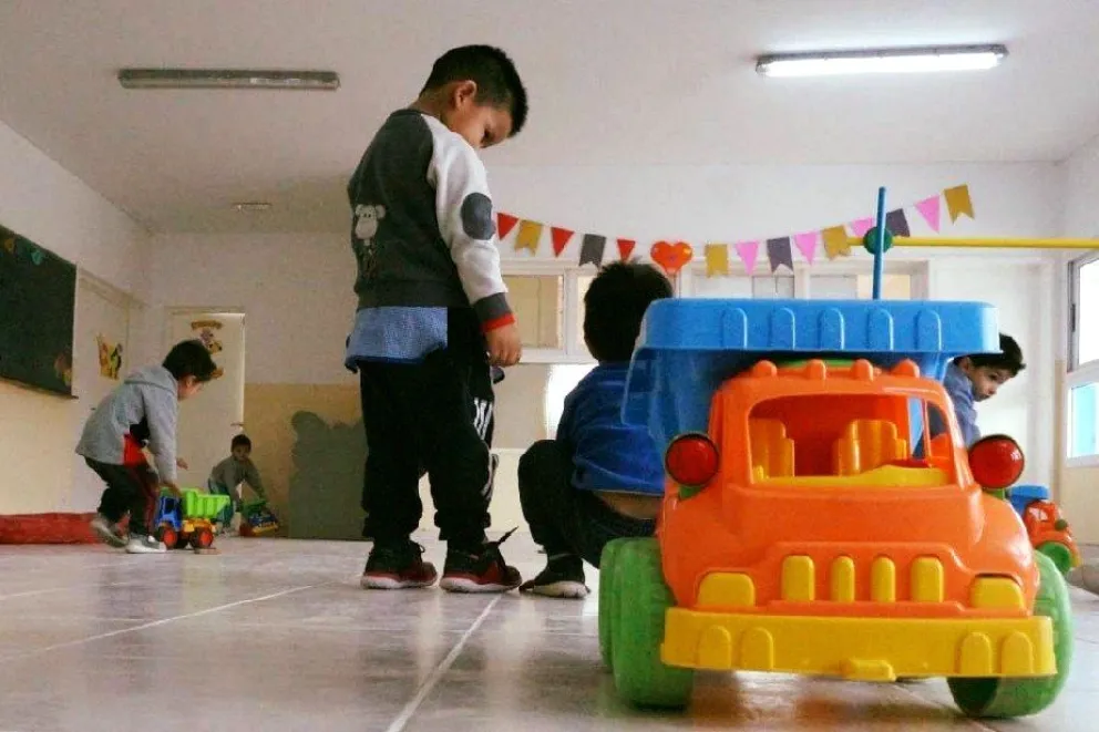 Buscan una familia solidaria para un niño de 4 años de Viedma