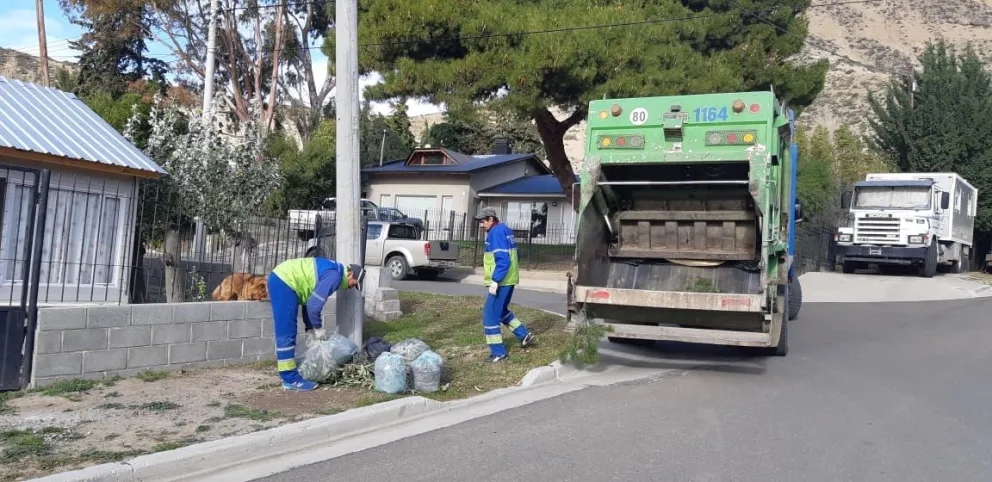 La Municipalidad y Urbana profundizan los operativos de limpieza en barrios de Comodoro   