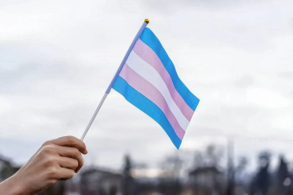 Condenaron a una obra social por negar una cirugía de reasignación genital a un varón trans
