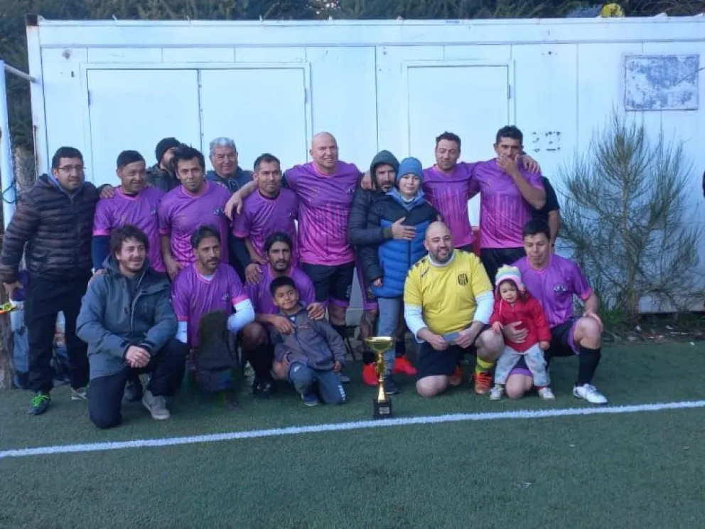 Apen Hue campeón del futbol de Veteranos