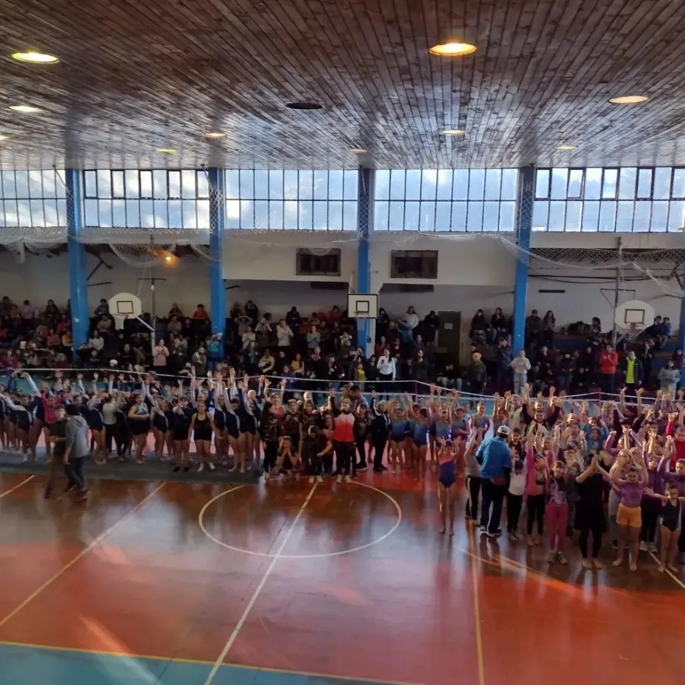 Gimnastas de la región se convocaron en el Barbagelata