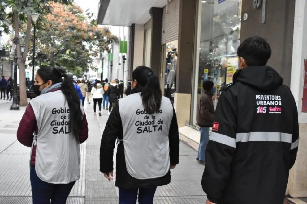 Habrá estrictos controles de venta ambulante en el microcentro por el Día del Padre