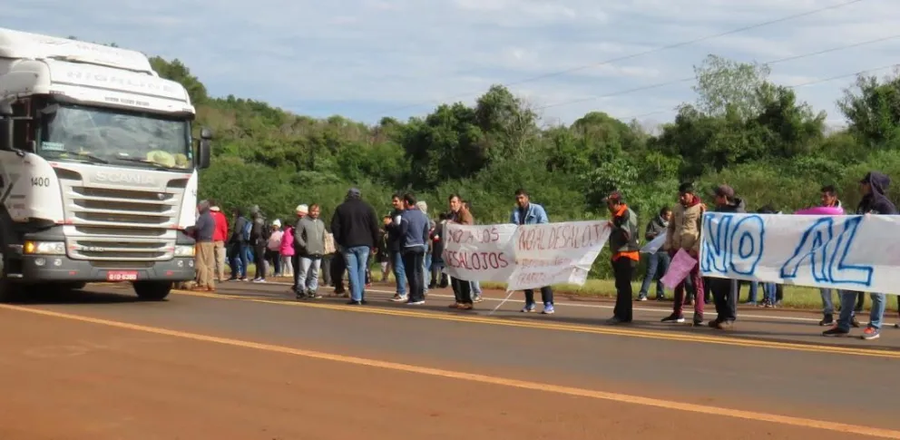 Corte sobre la ruta nacional N°12 a la altura de Puerto Libertad | El ...
