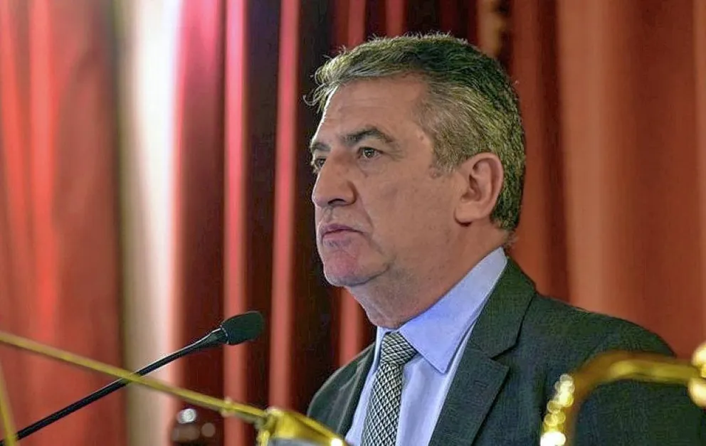 Tras el reclamo de la oposición, el Gobierno desvinculó a Urribarri de la embajada en Israel