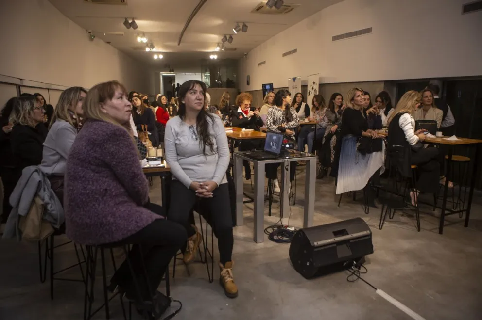 La mitad de las mujeres emprenden por vocación y la otra mitad por necesidad económica