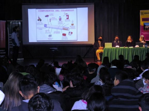 Estudiantes participaron de charlas de concientización por el Día Mundial sin Tabaco 