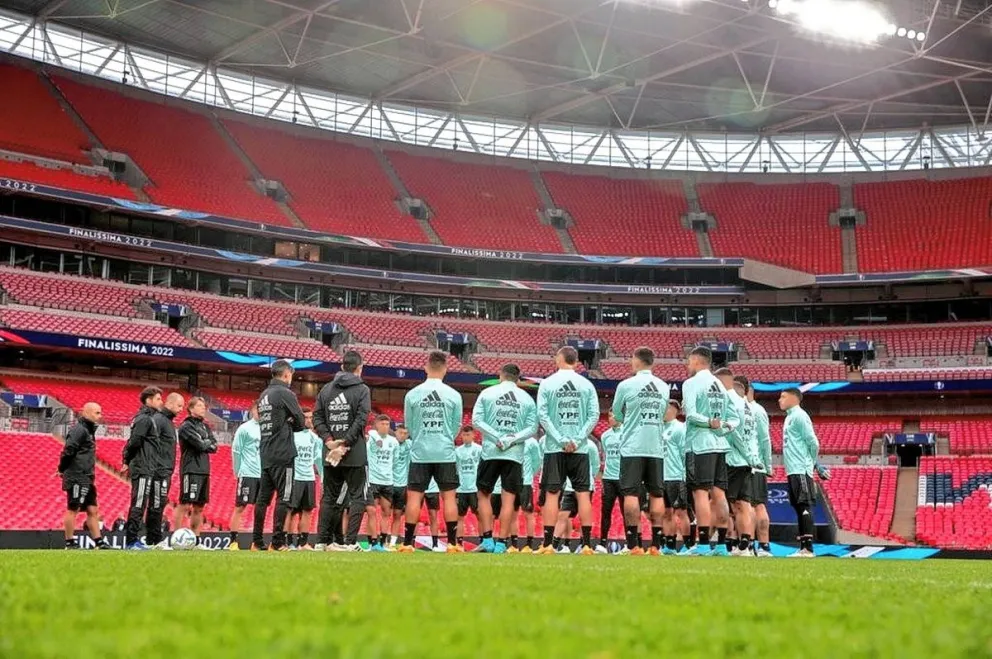 La selección argentina entrenó en Wembley con la novedad que Tagliafico será titular ante Italia
