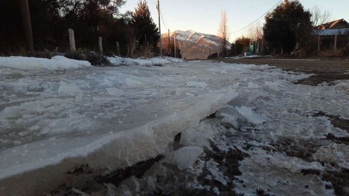 Mañana con heladas: Anuncian más nieve para las próximas horas en Bariloche