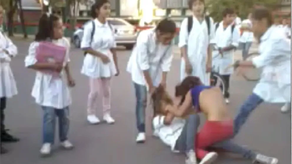 De las amenazas de muerte a la desprotección frente al bullying