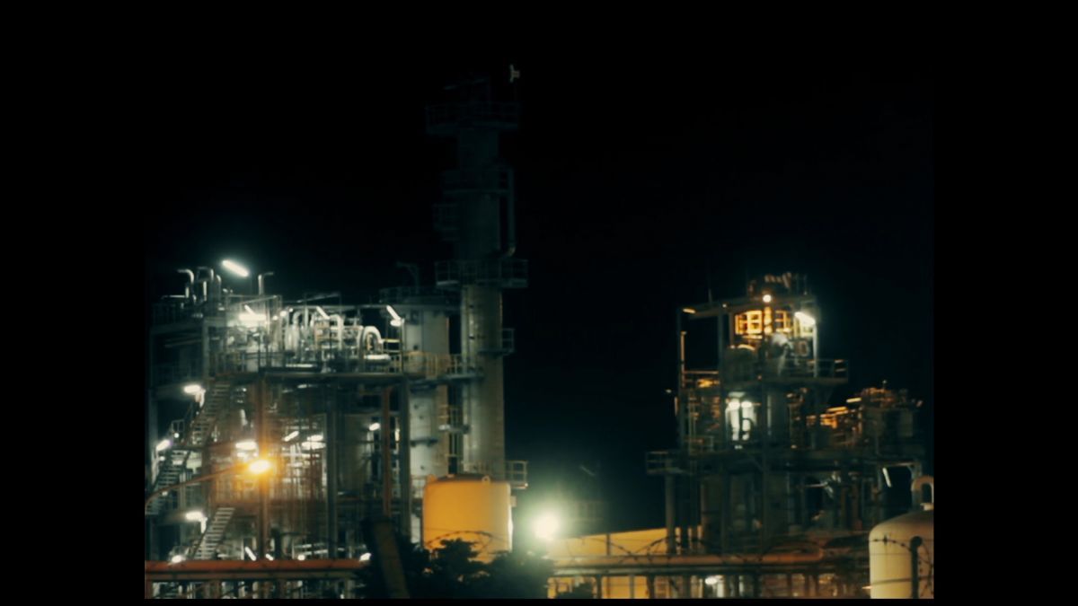 Crítica de "Esquirlas", la crónica de Natalia Garayalde sobre una explosión anunciada