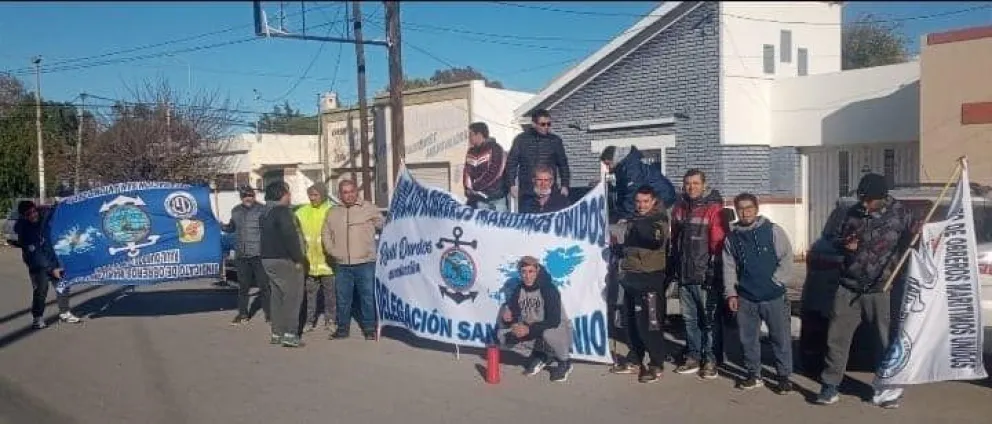Reclamo por mejora salarial y movilización de los trabajadores marítimos 