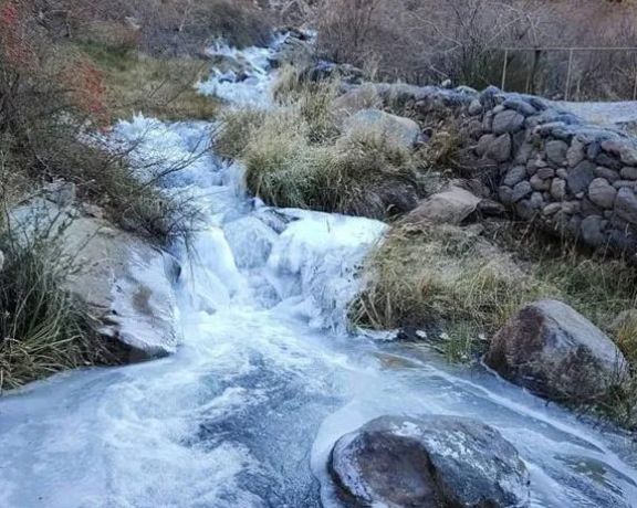La ola polar congeló una reconocida cascada en Neuquén: “Es un espectáculo maravilloso”