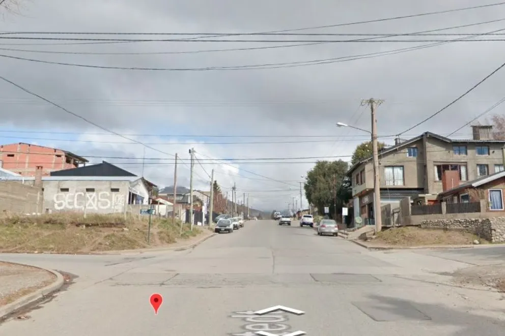 Un hombre perdió la vida al caer por las escaleras de su casa