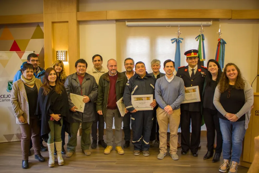 El Concejo distinguió a bomberos voluntarios retirados