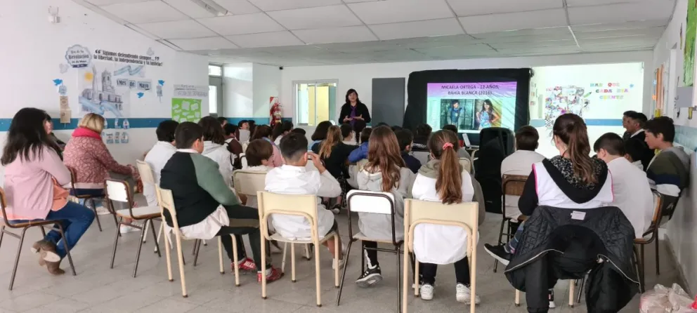Desde el Municipio brindan charlas para prevenir hechos de inseguridad en las redes sociales 