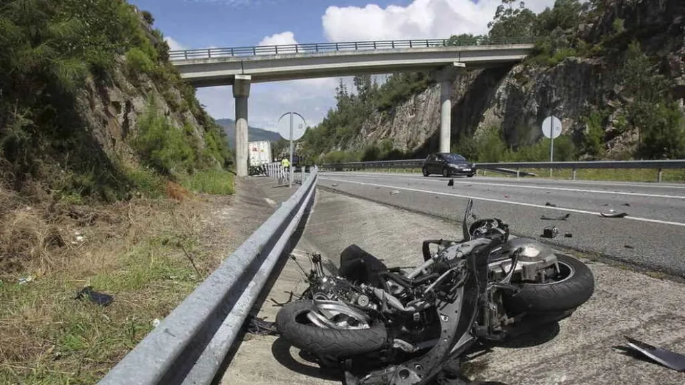 Terrible palo: una mujer no logró controlar su vehículo, la chocaron y terminó volando por los aires 
