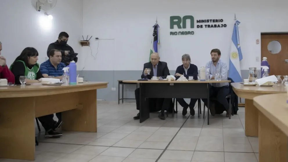 El Gobierno presentó un plan de mejora para el sector de salud