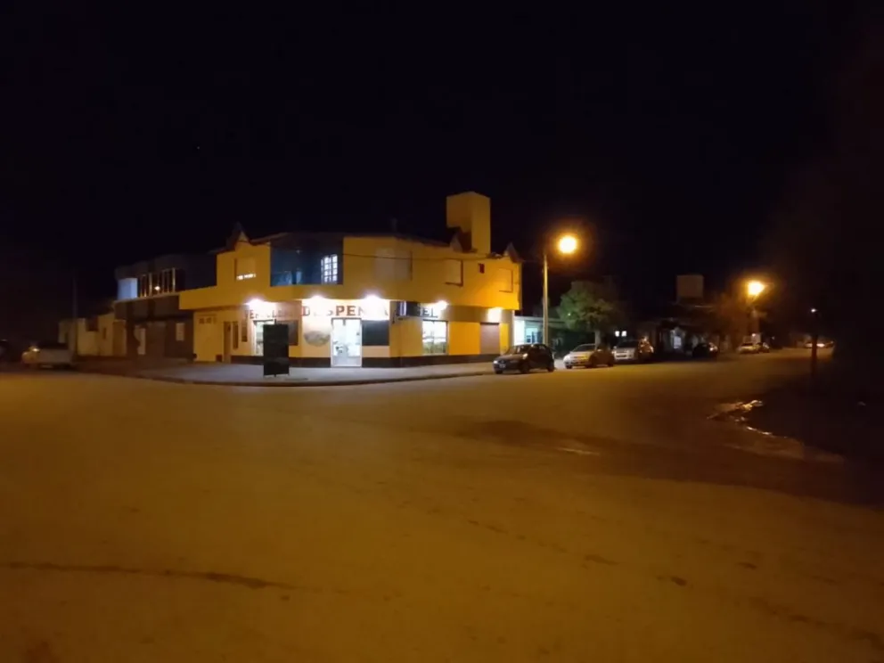 Un ladrón huía en moto y fue detenido luego de chocar con un auto