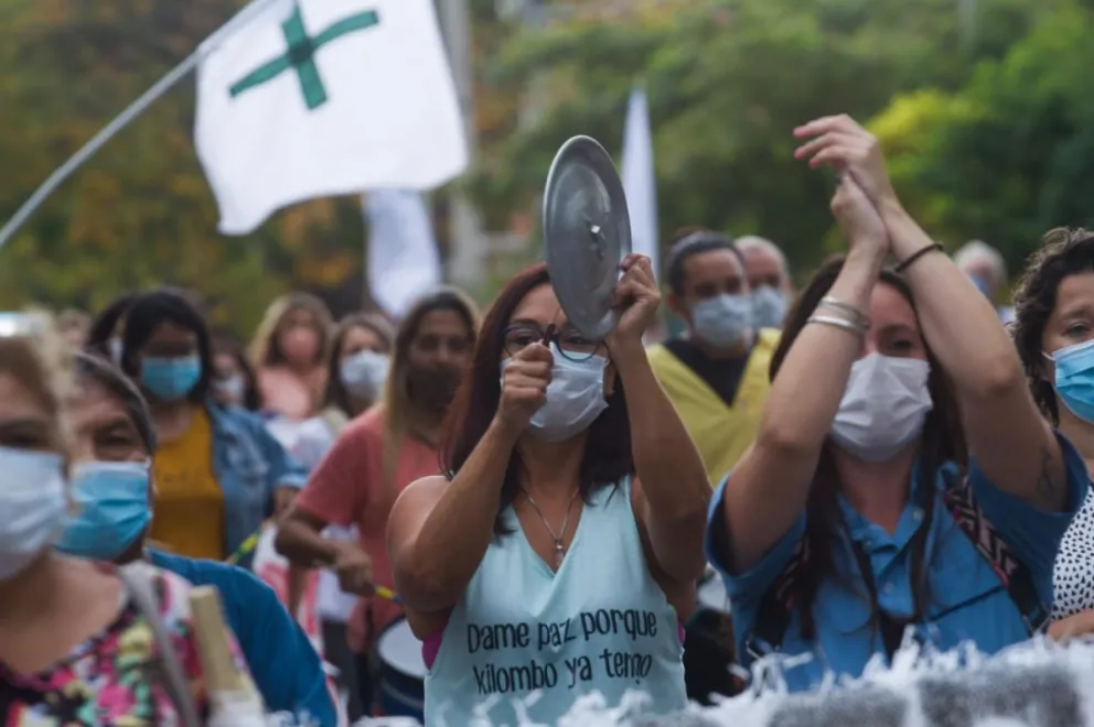 Conflicto con Salud: “Si hay dinero para bonos en negro, lo hay para aumentar los sueldos”
