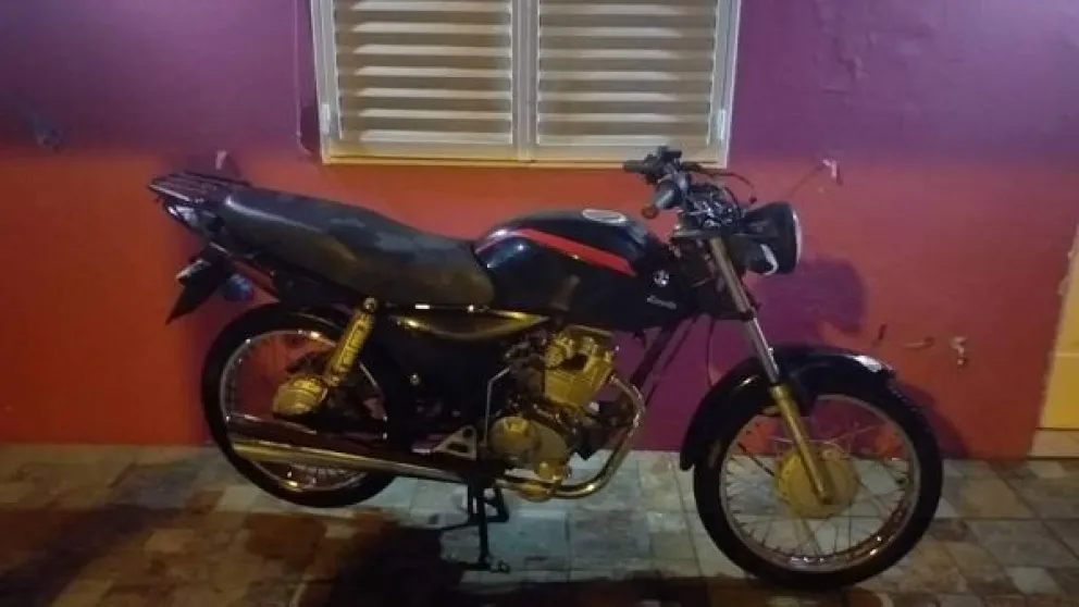 Le robaron la moto y pide ayuda para recuperarla: “Es la única movilidad de la familia”