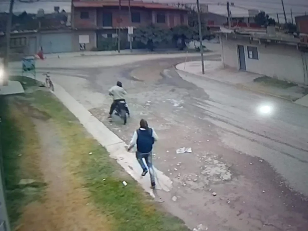 |Video| Así fue el robo veloz en una local comercial del Barrio Escalabrini Ortiz