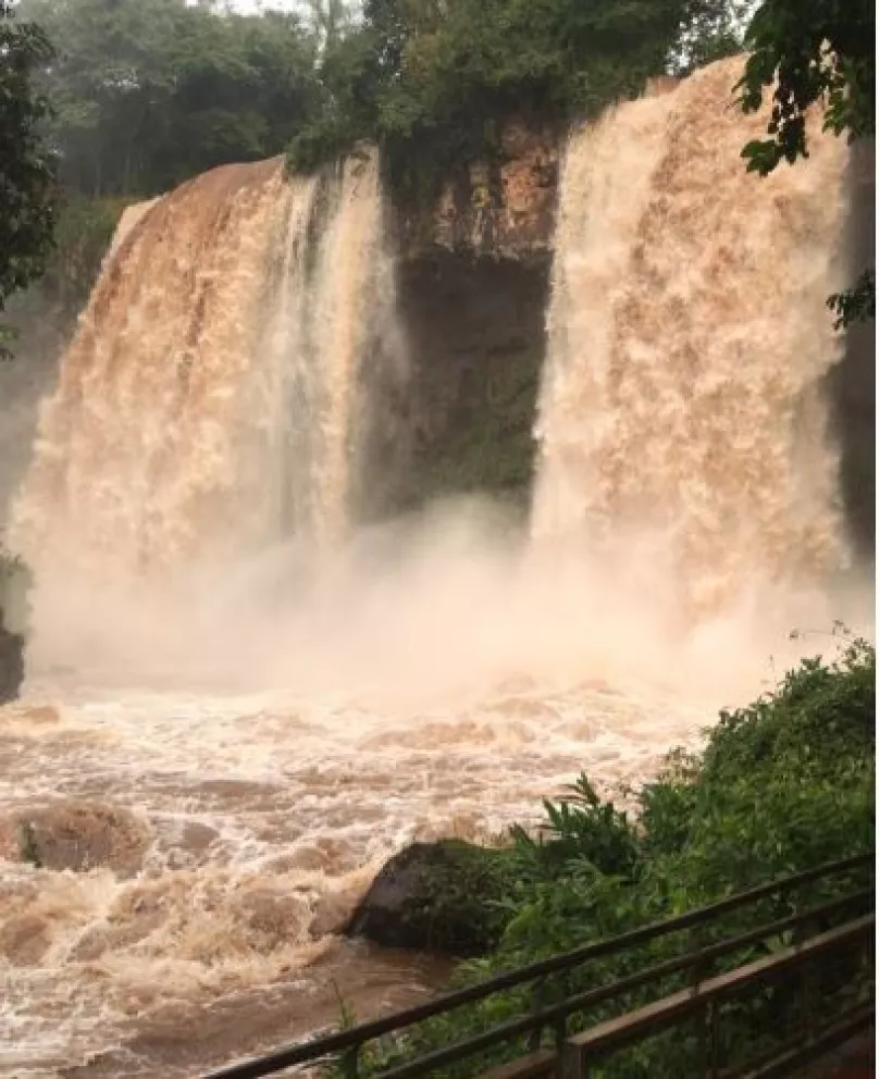 Parque Iguazú: se espera un pico de 12 mil metros cúbicos por segundo para este mediodía
