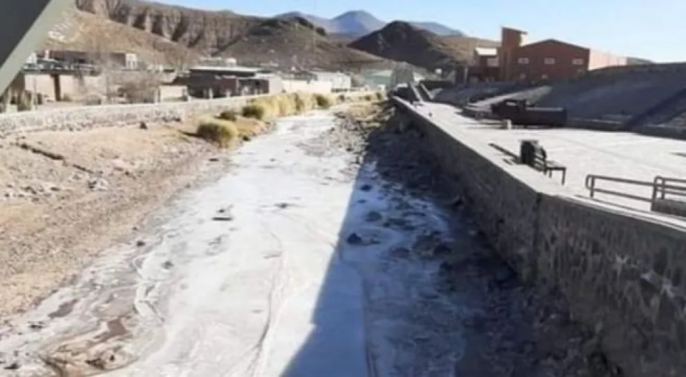 De río a pista de hielo: el hermoso regalo que las bajas temperaturas le traen a Salta