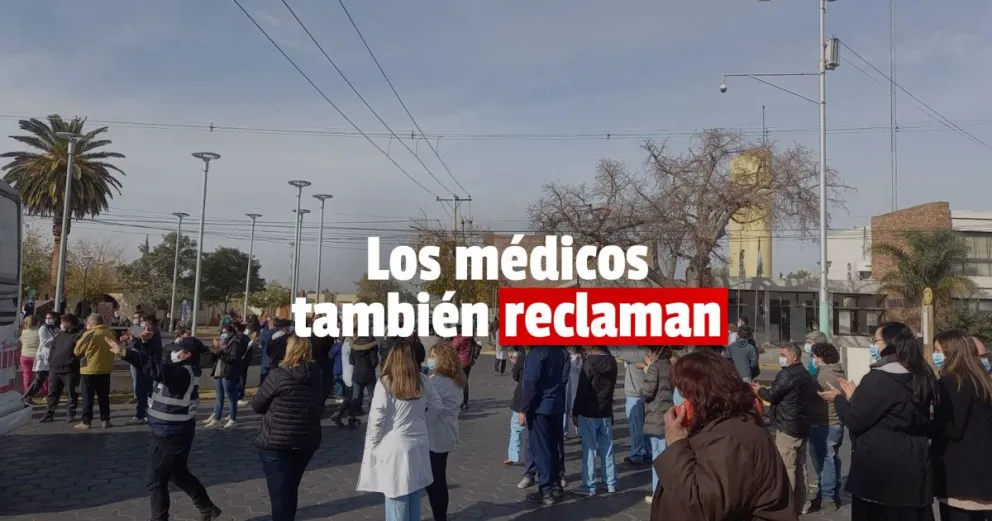 Médicos y enfermeros de Marcial Quiroga reclamaron por mejoras salariales