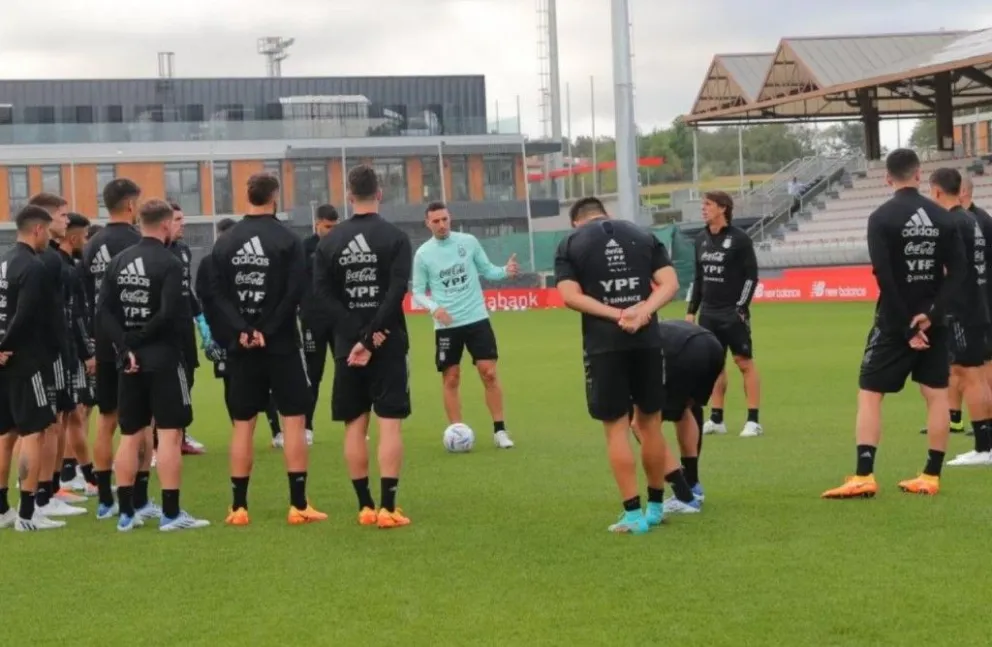 Scaloni prepara varios cambios para enfrentar a Estonia