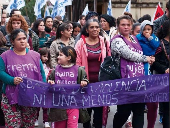 Familiares de víctimas de femicidios fueron recibidos por el presidente en Casa Rosada